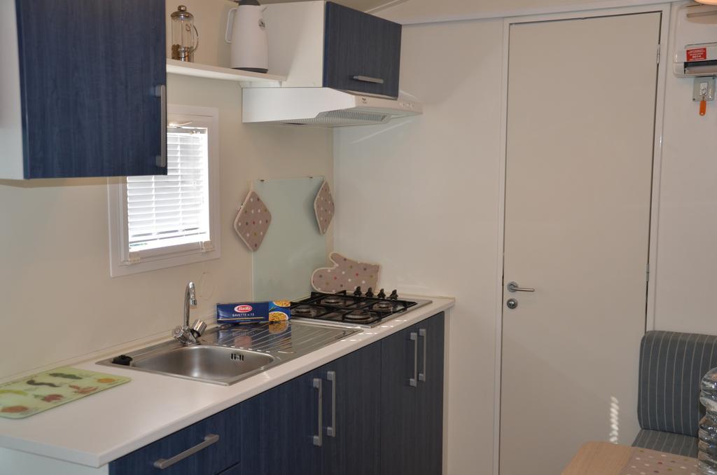 Happy Camp Mobile Homes In Camping Village Rosapineta Rosolina Mare Exterior photo
